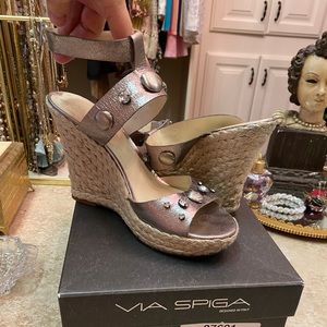 Via Spiga Sz 7.5 Wedges Silver Pewter Leather  w/ Rhinestone